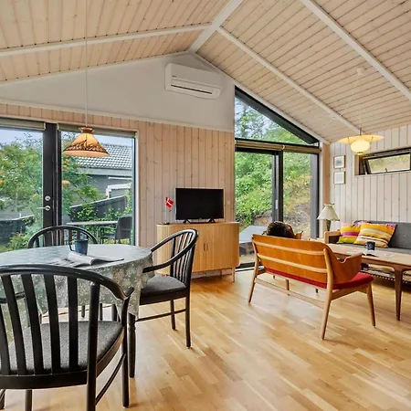 1 Bedroom Stunning In V *