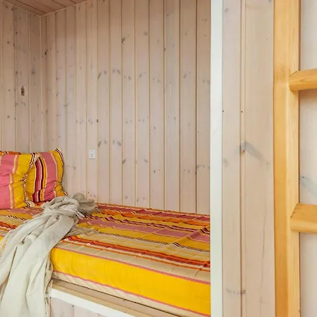 1 Bedroom Stunning In V *